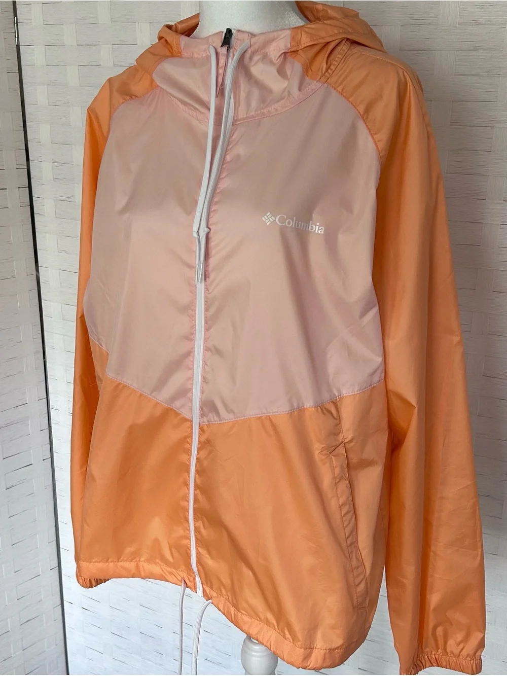 Columbia Flash Forward Orange Peach Lightweight Windbreaker